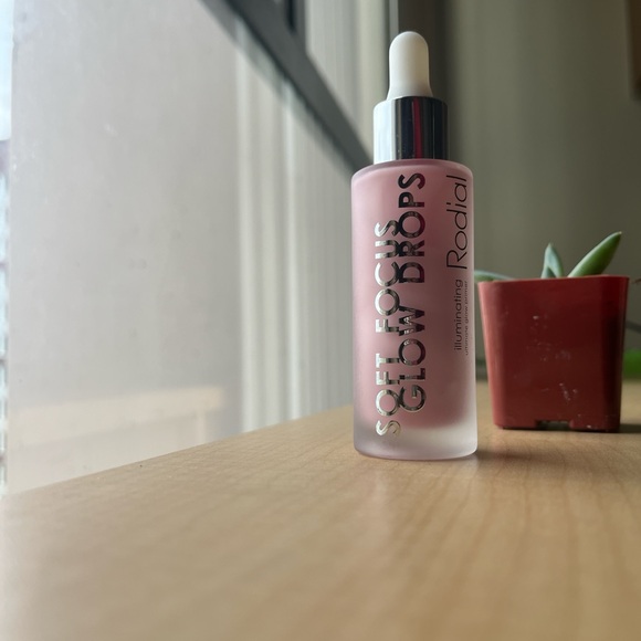 Soft Focus Glow Drops Primer by Rodial - Picture 1 of 2